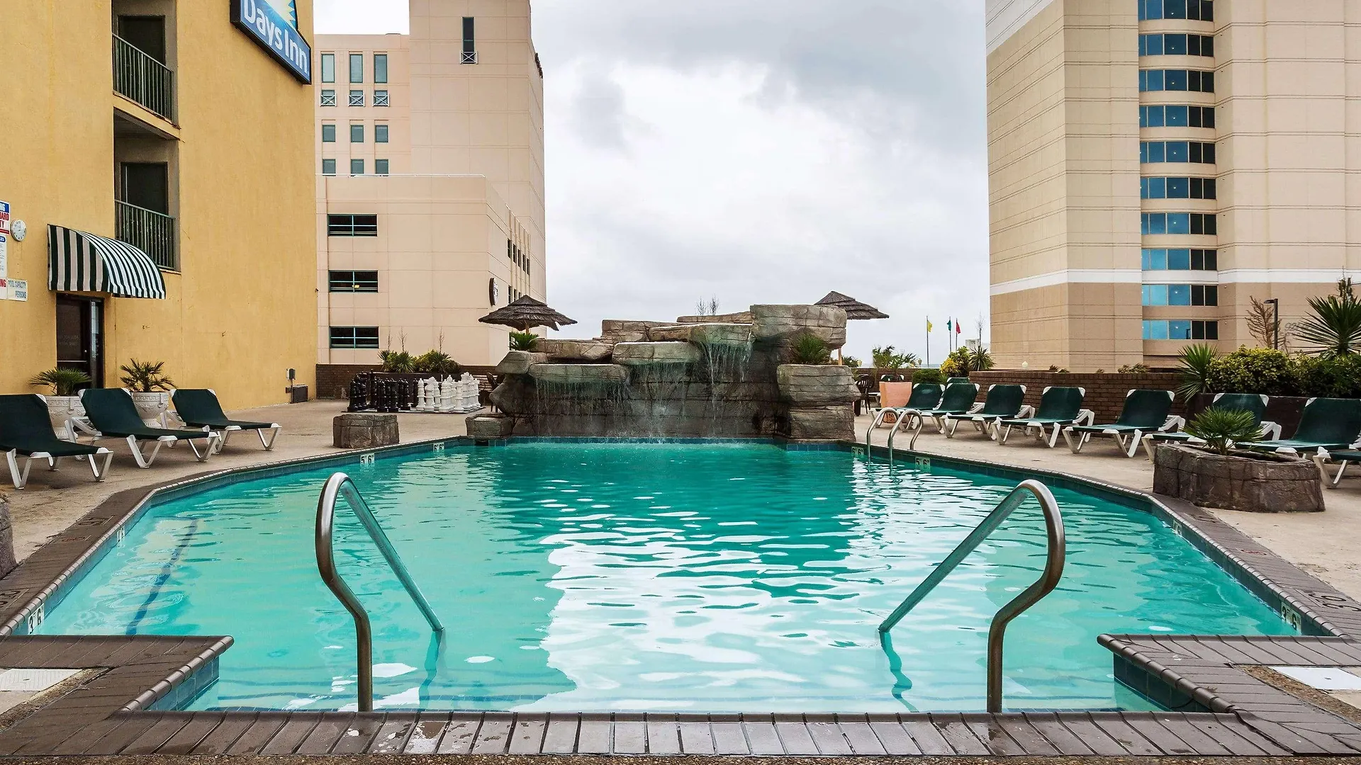 Days Inn By Wyndham Virginia Beach At The Beach