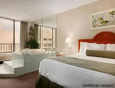 Days Inn By Wyndham Virginia Beach At The Beach