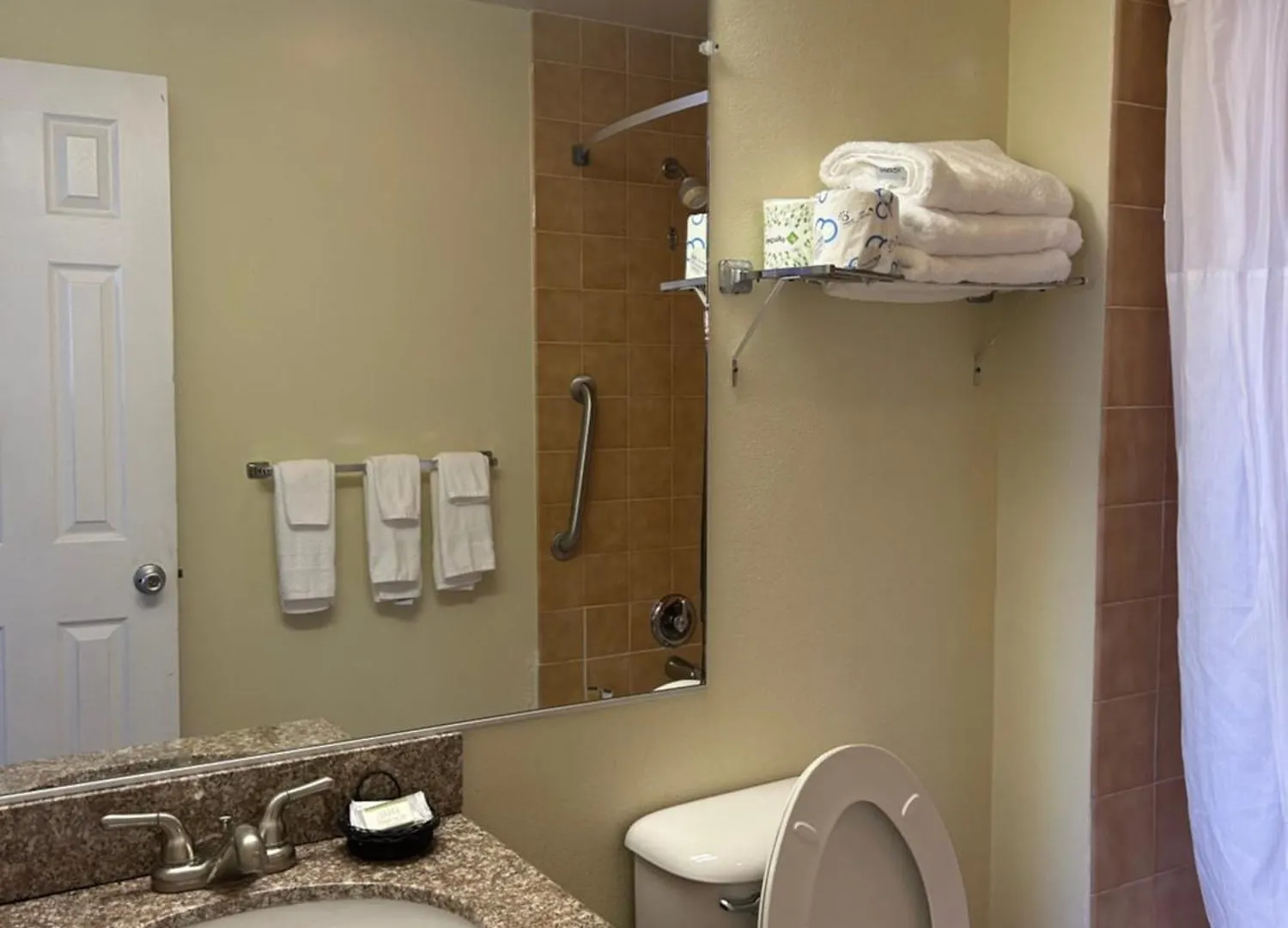 Hotel Days Inn By Wyndham Virginia Beach At The Beach