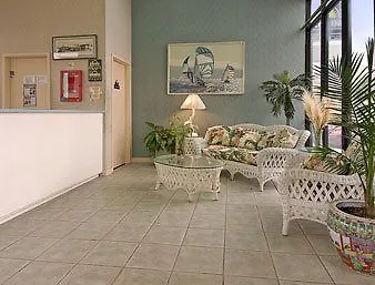 Days Inn By Wyndham Virginia Beach At The Beach 2*,