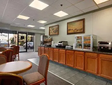 Days Inn By Wyndham Virginia Beach At The Beach